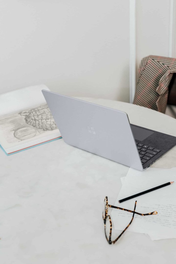 surface-sbnwhxKvFtM-unsplash-min