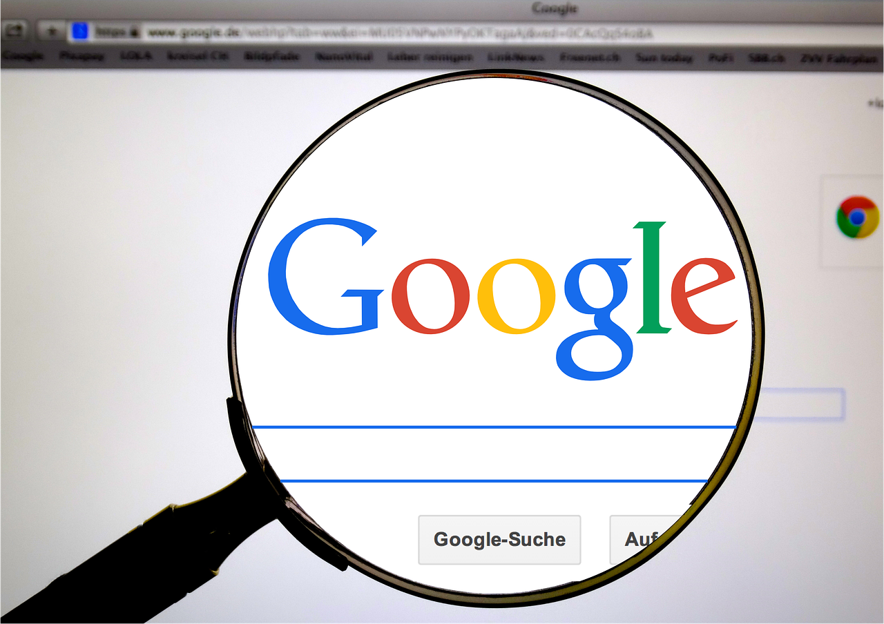 Wyszukiwanie w Google a intencje użytkowników i SEO