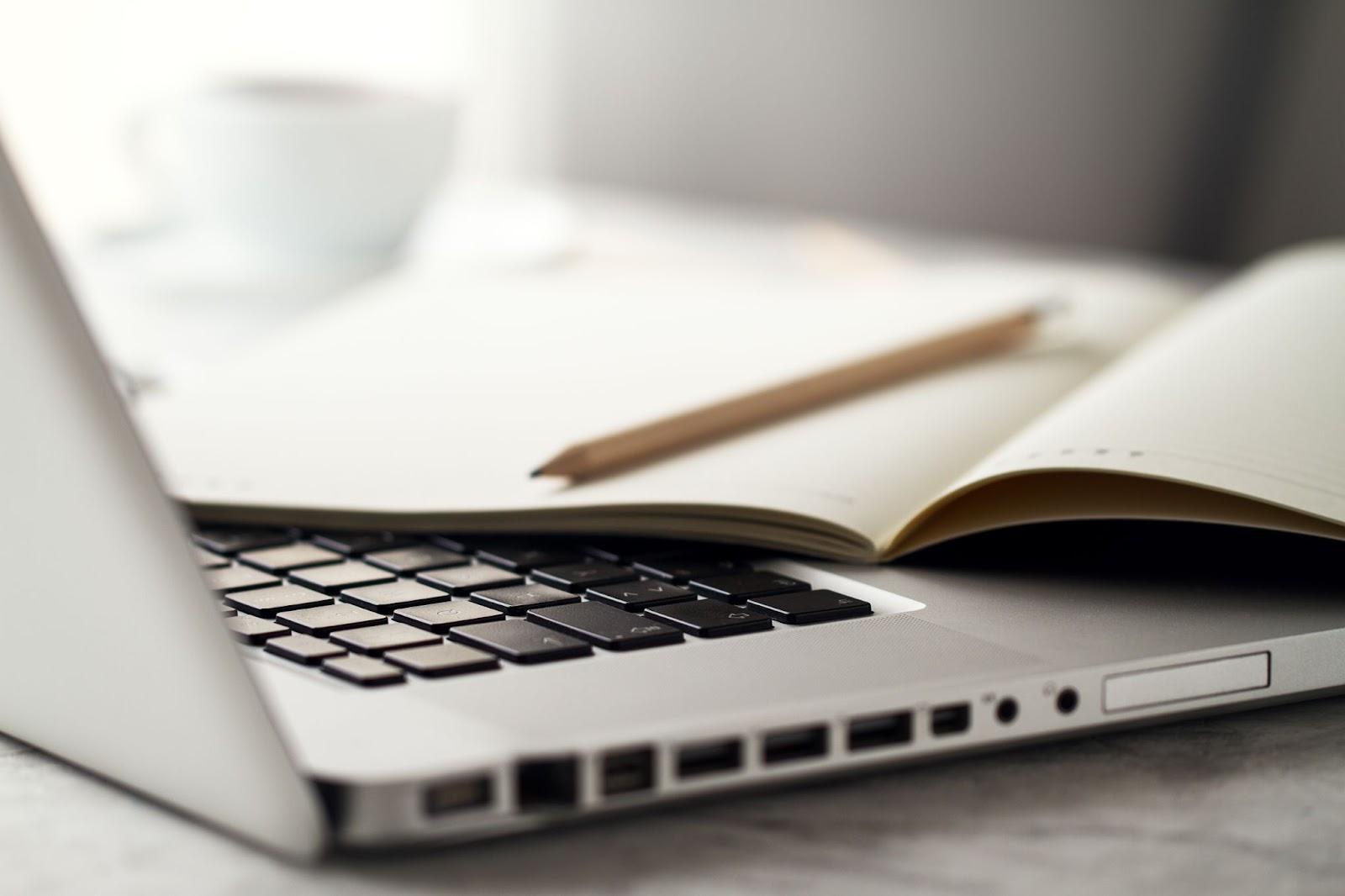 Jak pisać bloga? Jak stworzyć dobry tekst? – Poradnik