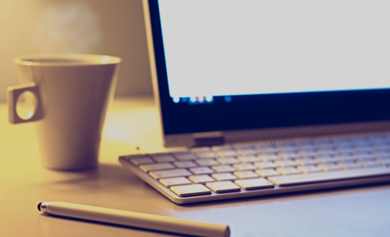 Nagłówek H1 w HTML i znaczenie dla SEO