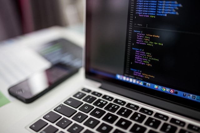 Czym jest statyczna strona internetowa, a czym dynamiczna?