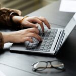 Co to jest Lovable AI i jak pomaga tworzyć strony internetowe?