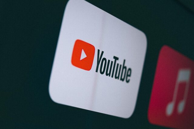 Zakupy na YouTube – jak działa nowa funkcja social commerce?